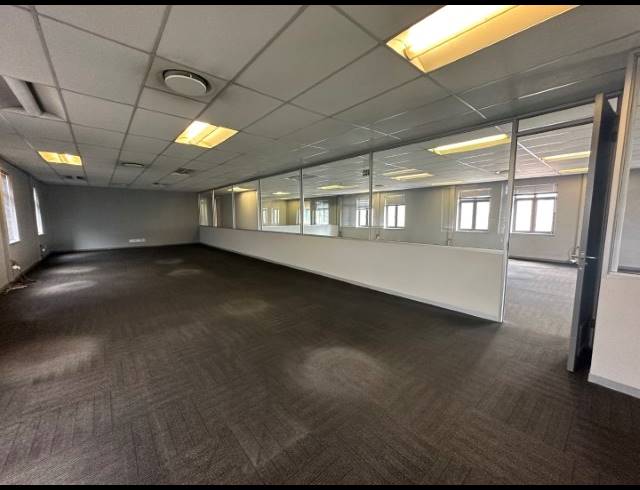 1,818M² OFFICE TO LET IN CENTURY CITY